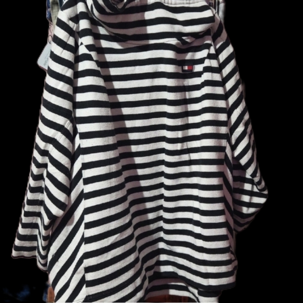 #32 - Tommy Hilfiger Classic Sport Black & White Striped Long Sleeve Size 3XL